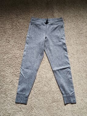 lululemon Engineered Warmth Jogger. Heather Gray. EUC